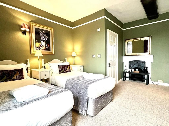 Room 2, Colthrop Manor with Gardens, West Berkshire