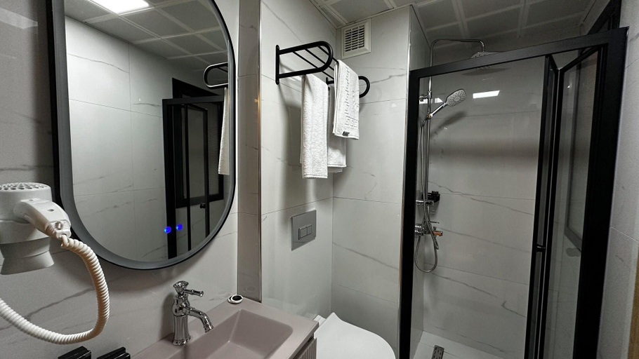 Bathroom 5, Lokka Hotel Ortakoy, Beşiktaş