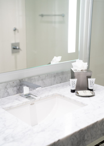 Bathroom 5, The Fontaine, Kansas City
