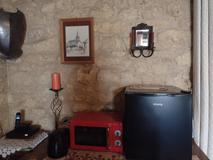 Others 5, A La Maison des Oiseaux, Dordogne