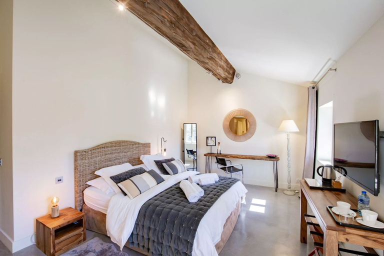 Room 3, Château les Gardis, Vaucluse