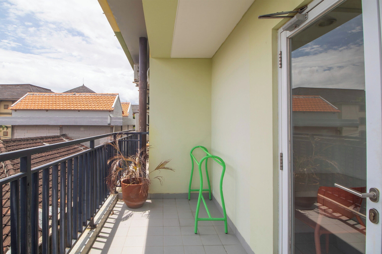 balcony 7
