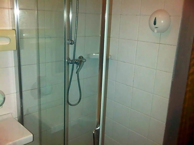 Bathroom 5, Hotel Alla Botte, Venezia