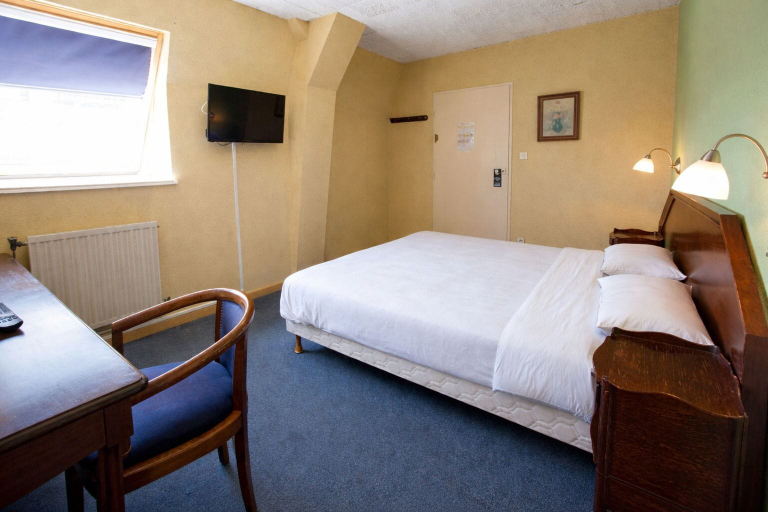 Bedroom 2, Hôtel De Champagne, Haute-Marne