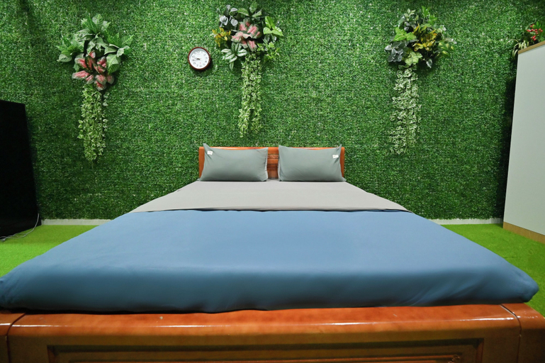 Room 5, Crowne Cafe 2 - Ky Con, District 1
