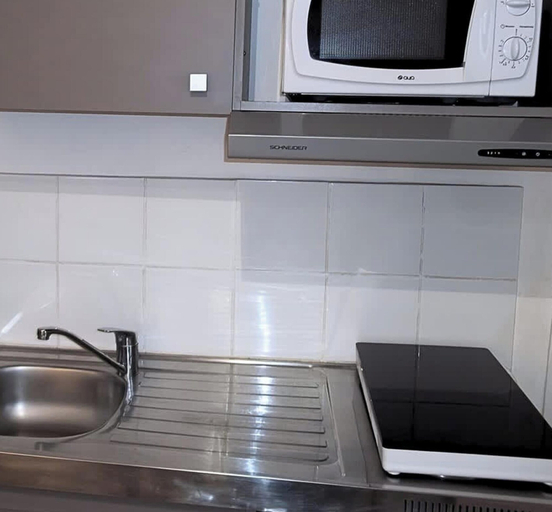 Room 3, Le Meubl Nomade 9 Bollaert Fac 2pers Parking, Pas-de-Calais