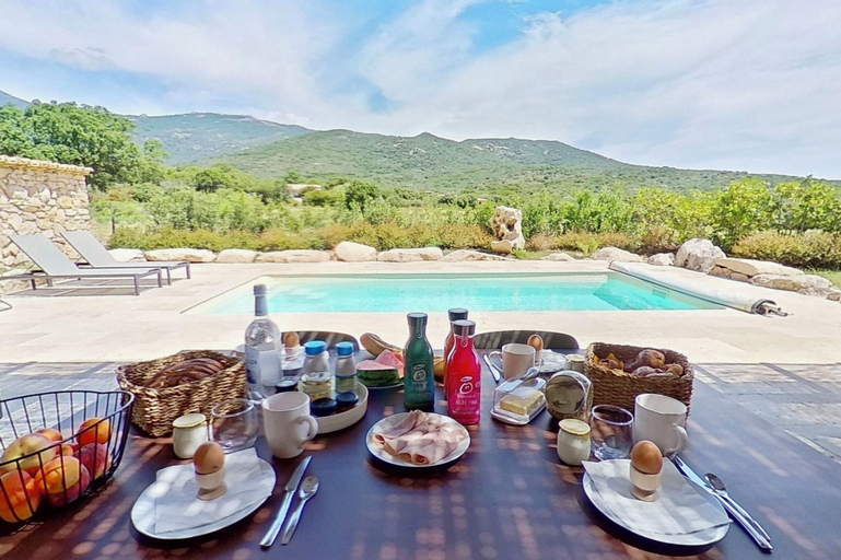 Breakfast meal 3, Bergeries de l'Argiale, Corse-du-Sud