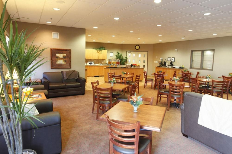 Food & Drinks 5, Pomeroy Inn and Suites Dawson Creek, Peace River