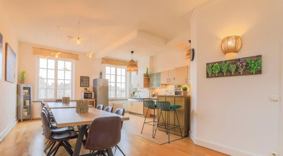 Room 2, Grand Place Amazing 17P Accommodation, Pas-de-Calais