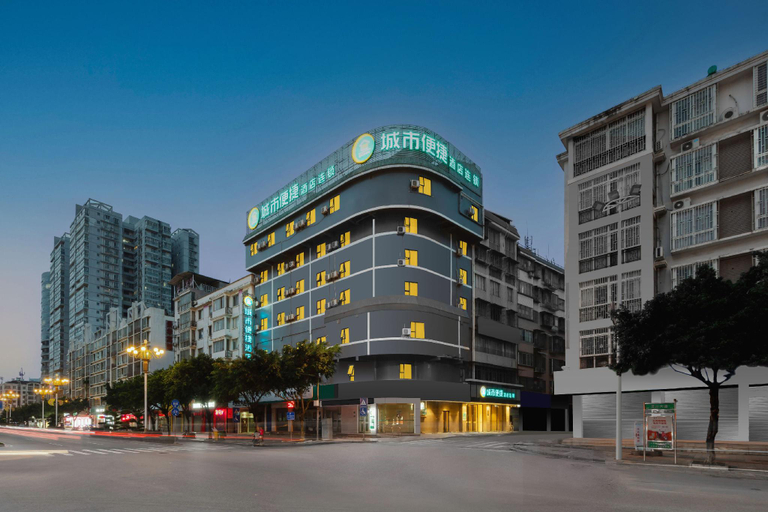 Exterior & Views