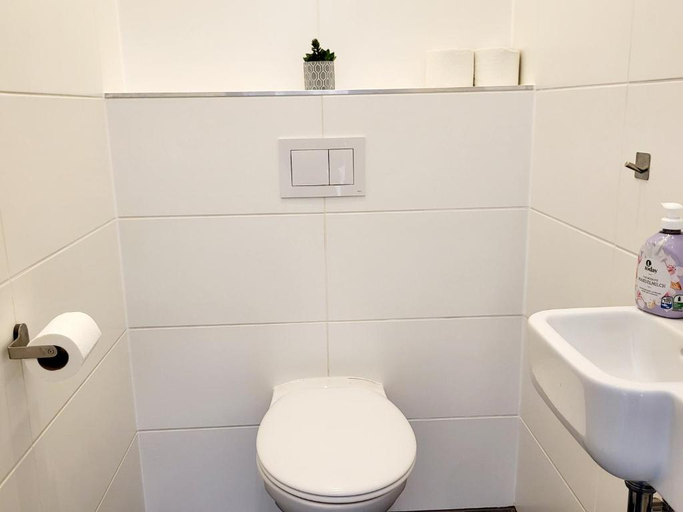 Bathroom 4, Neulerchenfelder City Apartment Vienna, Wien