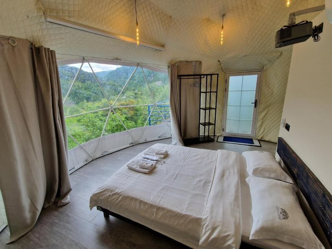 Room 2, Glamping Georgia - Krikhi, Ambrolauri