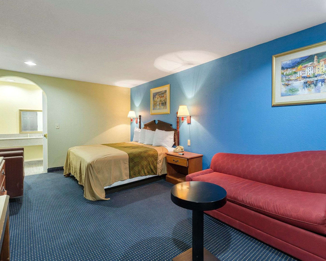 Bedroom 3, Rodeway Inn South Houston, Houston