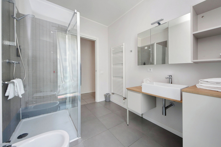 Bathroom 5, Quarto Verde Apartments, Bergamo