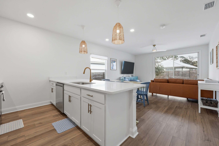 Interior 3, Salt Run Bungalow Near Historic Downtown, Saint Johns