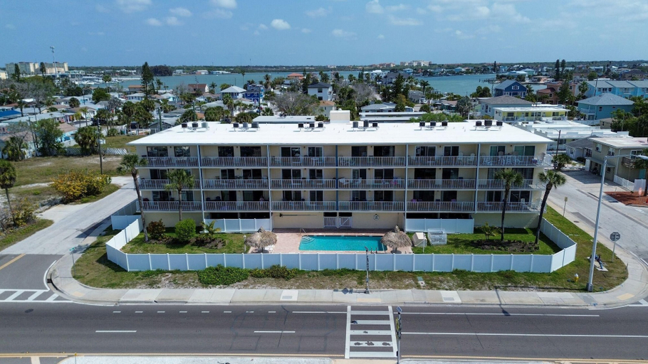 Exterior & Views 2, La Coquina 102, Pinellas