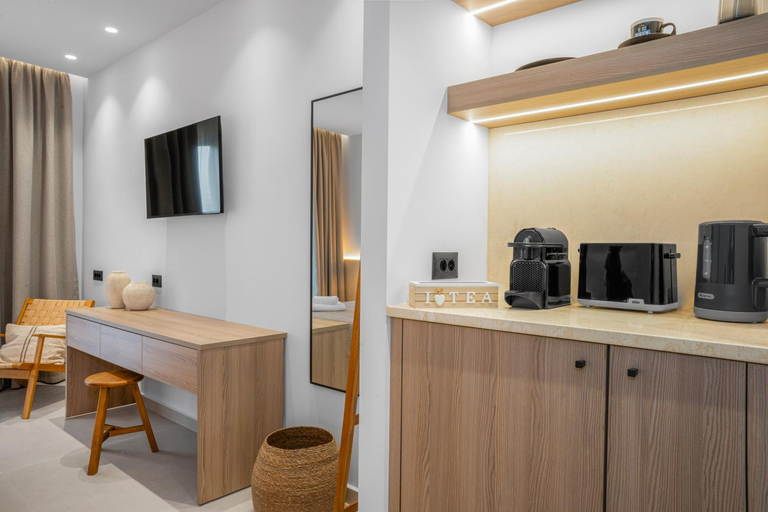 Facilities 4, Azure Haven, South Aegean