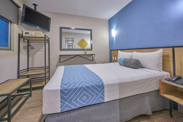 Bedroom 4, Continental Mexicano, Mexico City