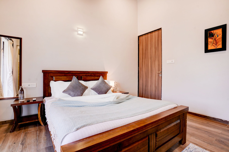 Room 5, ELIVAAS 3 BHK Aamy Villa with Pvt Pool, Pune