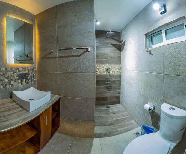 Bathroom, Casa Dos Lunas, Del Centro
