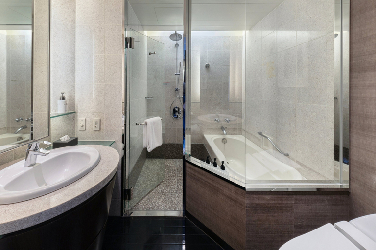 Bathroom 5, InterContinental Hotels THE STRINGS TOKYO by IHG, Minato