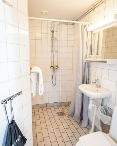 Bathroom 3, Norrqvarn Hotel & Resort by Vänerport, Mariestad