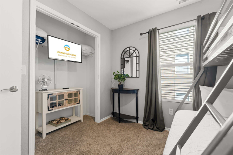 Room 2, Branson Heights Retreat, Taney