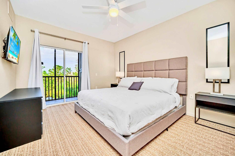 Bedroom 3, Bright 2BR Condo with Pool - near Disney!, Orange
