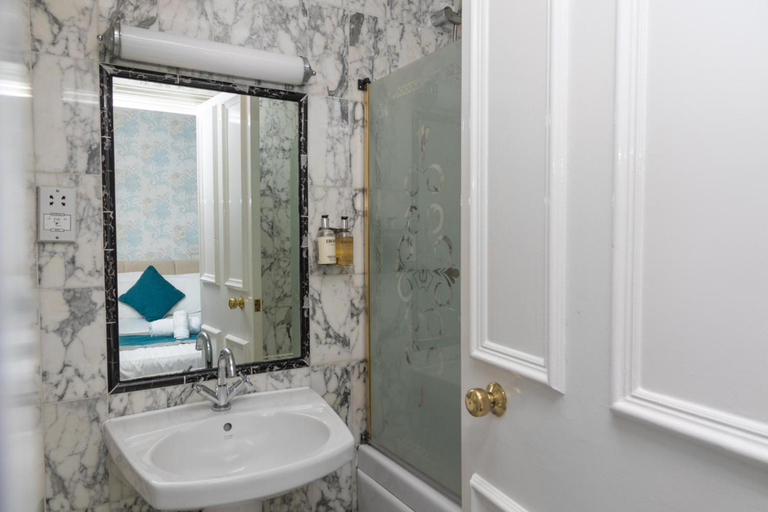 Bathroom 4, Woodlands Manor, Bedfordshire