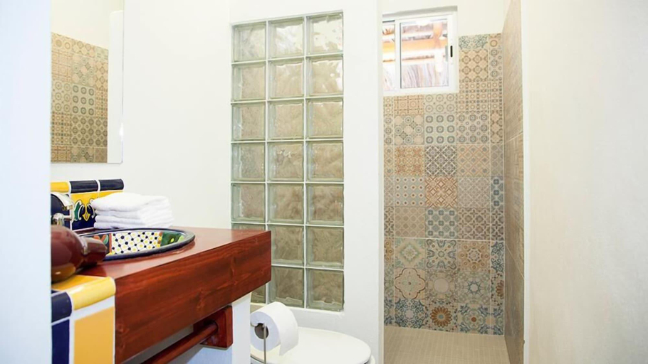 Bathroom 3, Casa Juarez B&B, La Paz