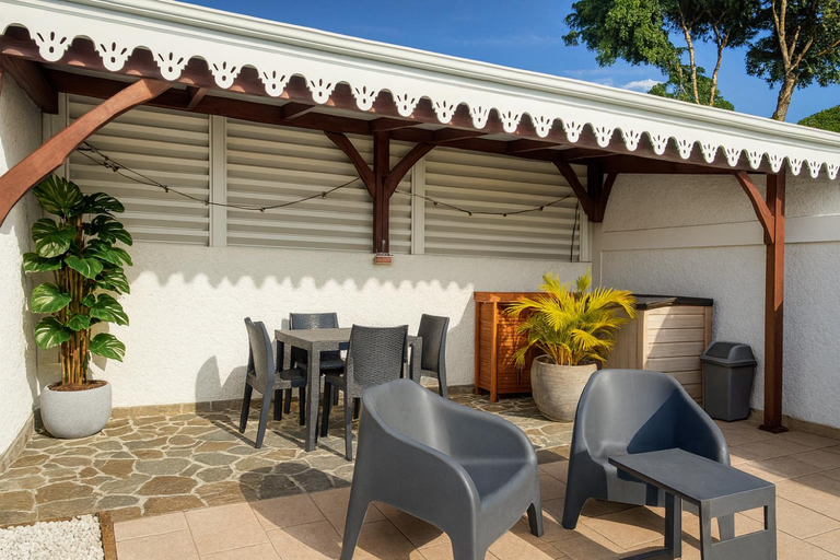 Food & Drinks 4, Le cocon de Josie avec Jacuzzi & Piscine Privee, Le Lamentin, Martinique, Le Lamentin
