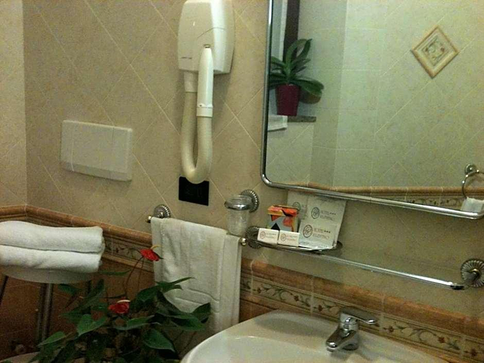 Bedroom, Hotel Valentino, Terni