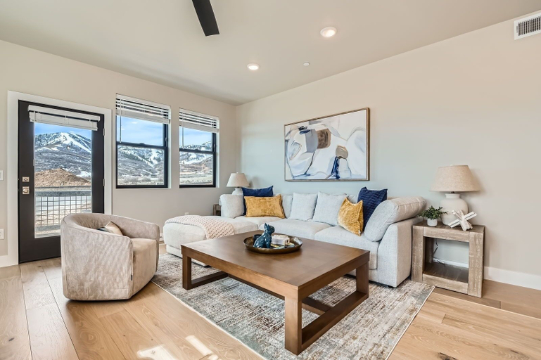 Living area 3, Pet Friendly! Winston's Lodge At Helling 203 3 Bedroom Condo, Wasatch