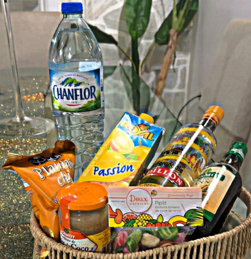 Food & Drinks 5, Le cocon de Josie avec Jacuzzi & Piscine Privee, Le Lamentin, Martinique, Le Lamentin