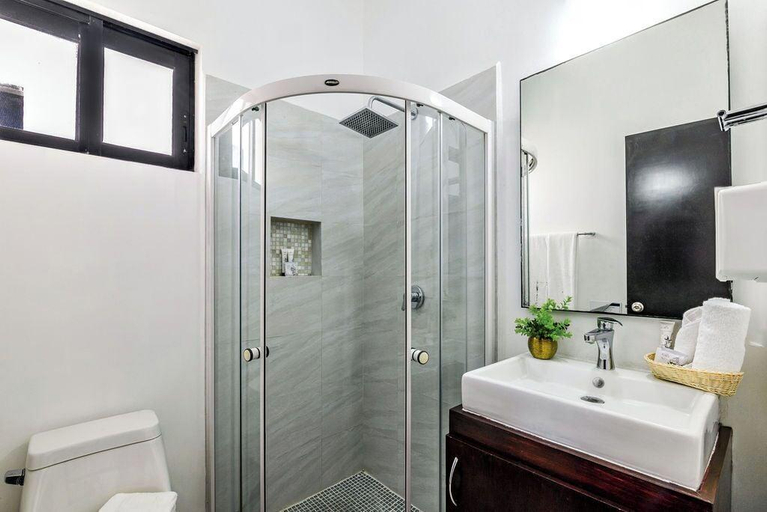 Bathroom 4, Vela's Condos Ocean Front, Benito Juárez