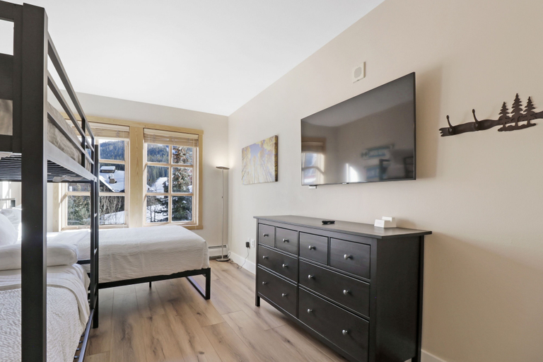 Room 4, Pp308 Passage Point 2 Bedroom Condo, Summit