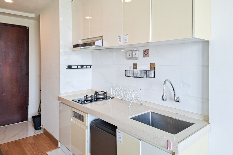 Others 2, Functional and Cozy Studio at Sky House BSD Apartment By Travelio, Tangerang Selatan