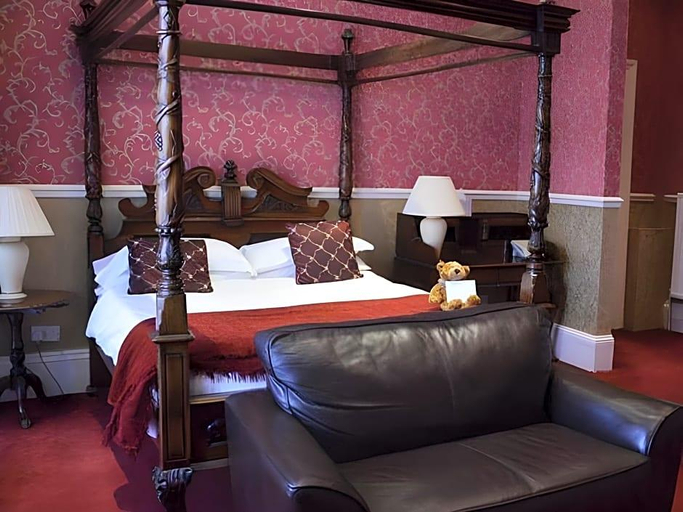 Bedroom 2, Clarence Court, Gloucestershire