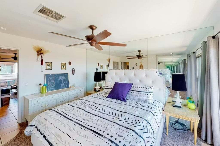 Room 2, Biarritz B17, Riverside