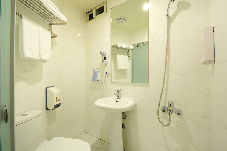 Bathroom 5, Bravo Hotel, Taichung