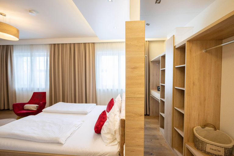 5, Red Dream Apartment for 2 I Graz-Sd I 24-7 Check-in, Graz