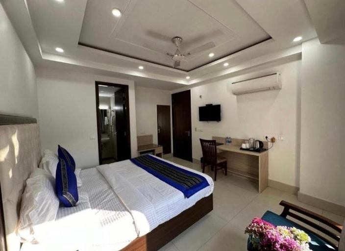 Bedroom 2, Hotel Moon Residency, Delhi