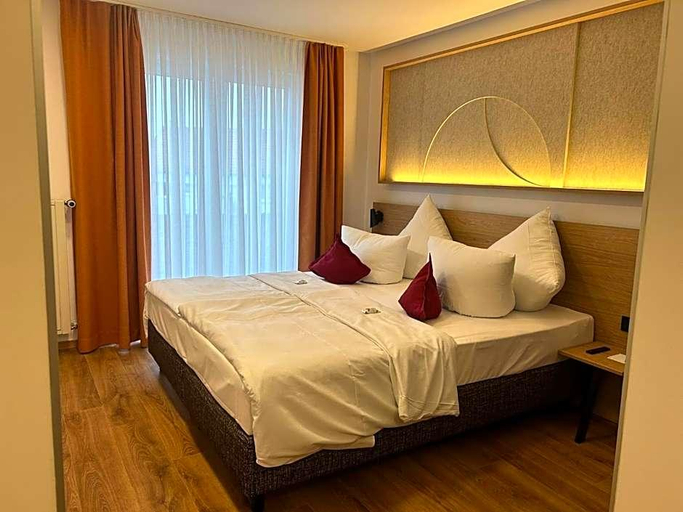 Bedroom 2, Hotel Kübler, Roth