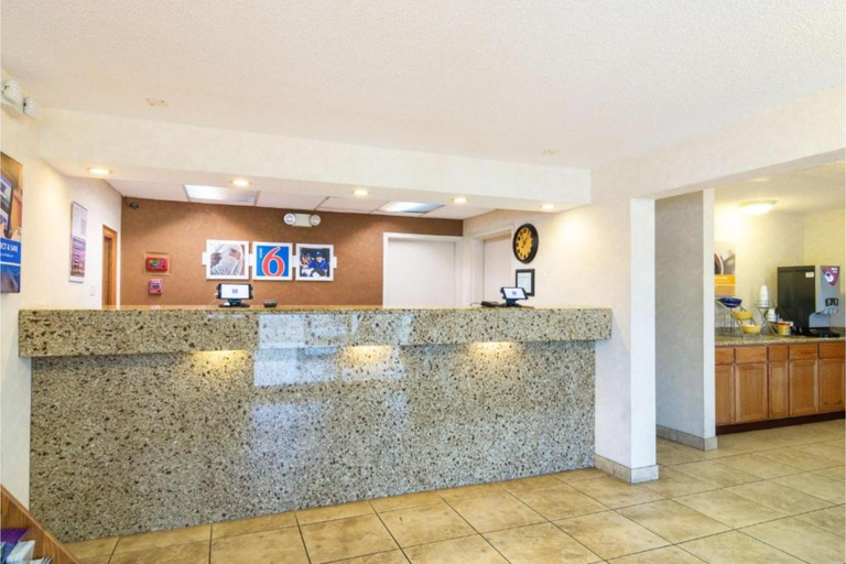Public Area 2, Motel 6 Alsip, Il, Cook