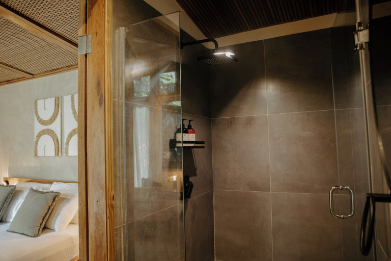 Bathroom 5, Palmar Beach Lodge, Bocas del Toro