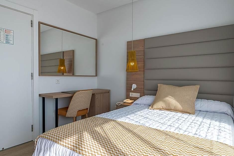 Bedroom 3, Leman, Baleares