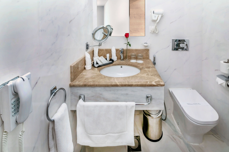 Bathroom 2, TULIP INN AL DAAR RAWAFID, Al Madinah Al Munawwarah