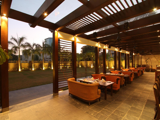 Food & Drinks 4, Express Residency Hotel, Vadodara