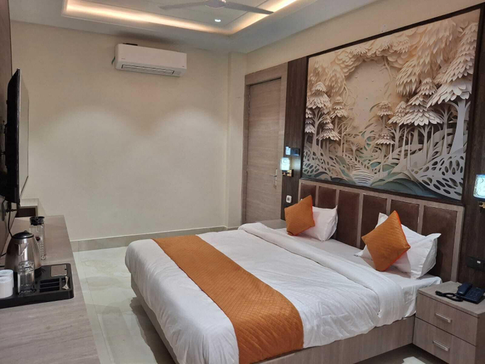 Room 2, Hotel Green Palace, Kaushambi