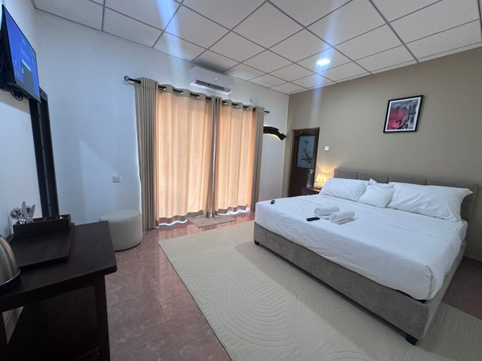 Room 5, Trump House, Nachchadoowa